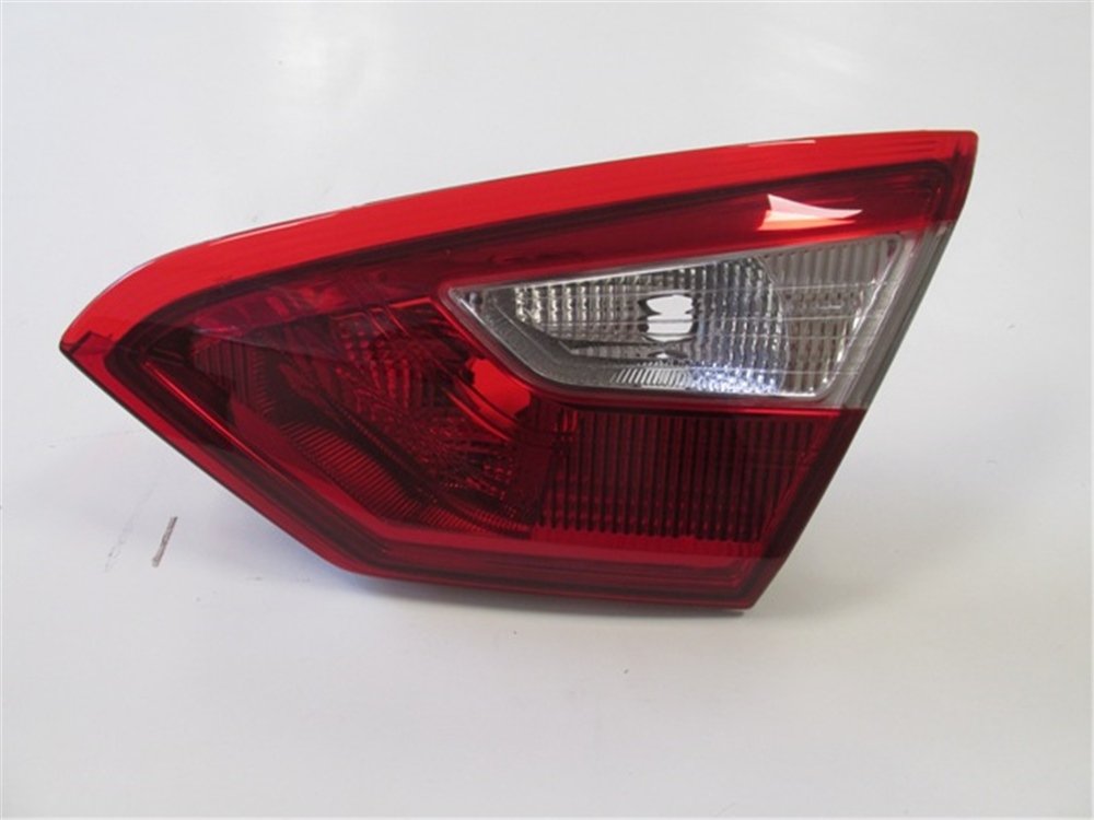 YEDEK PARÇAFord Focus- Sd- 12/14 İç Stop Lambası Sağ Kırmızı/Beyaz Bm51 13A602 AdMEYDAN830-1511