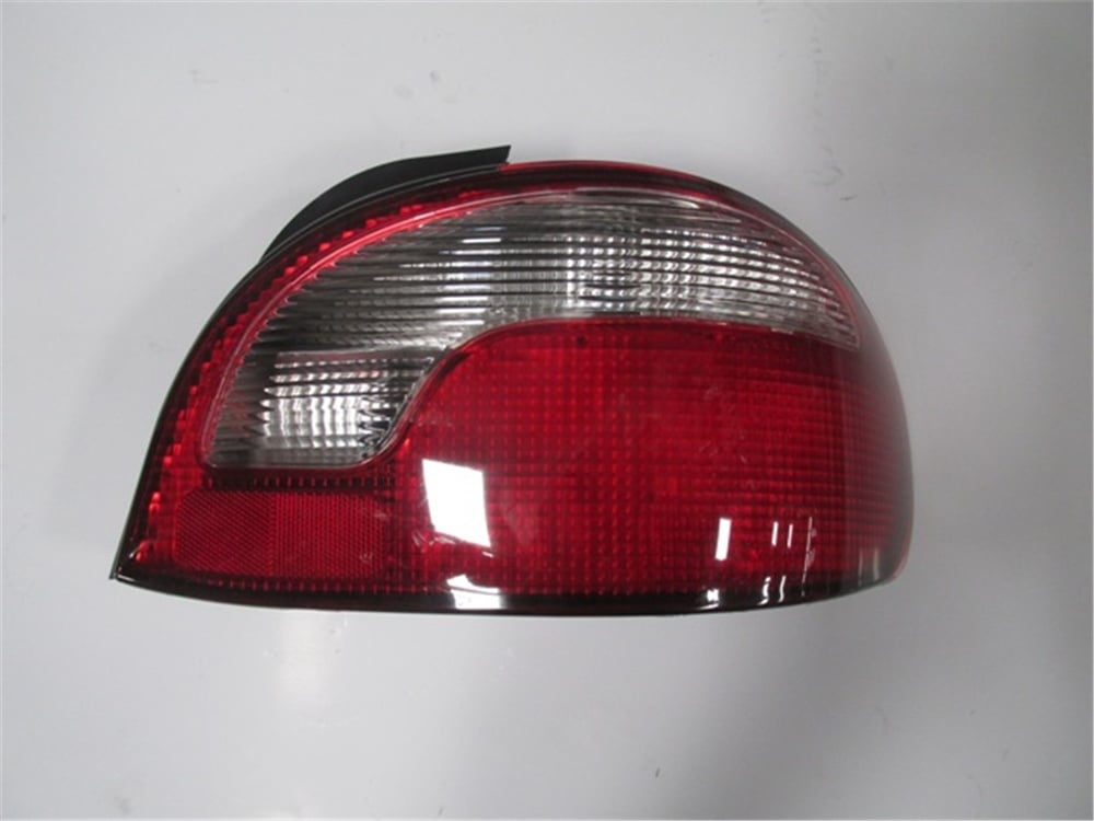 YEDEK PARÇAHyundaı Accent- 98/00 Stop Lambası Sağ Kırmızı/Beyaz 92402-22300MEYDAN592-1501