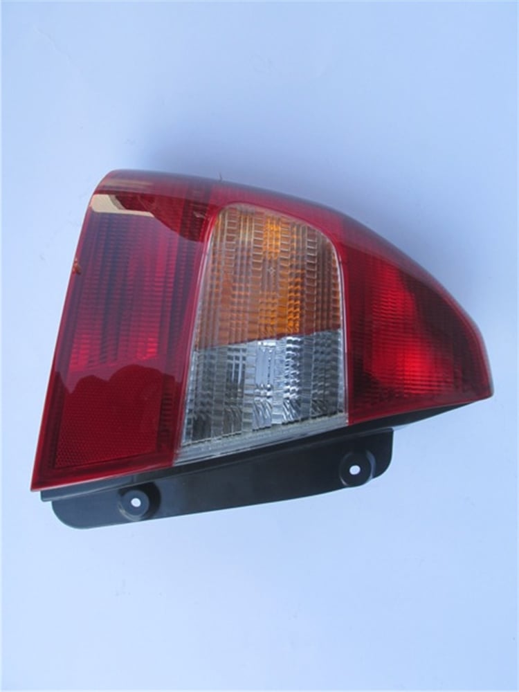 YEDEK PARÇAHyundaı Accent- Mılenyum- 00/02 Stop Lambası Sol Kırmızı/Sarı/Beyaz 92401-25010MEYDAN593-1502