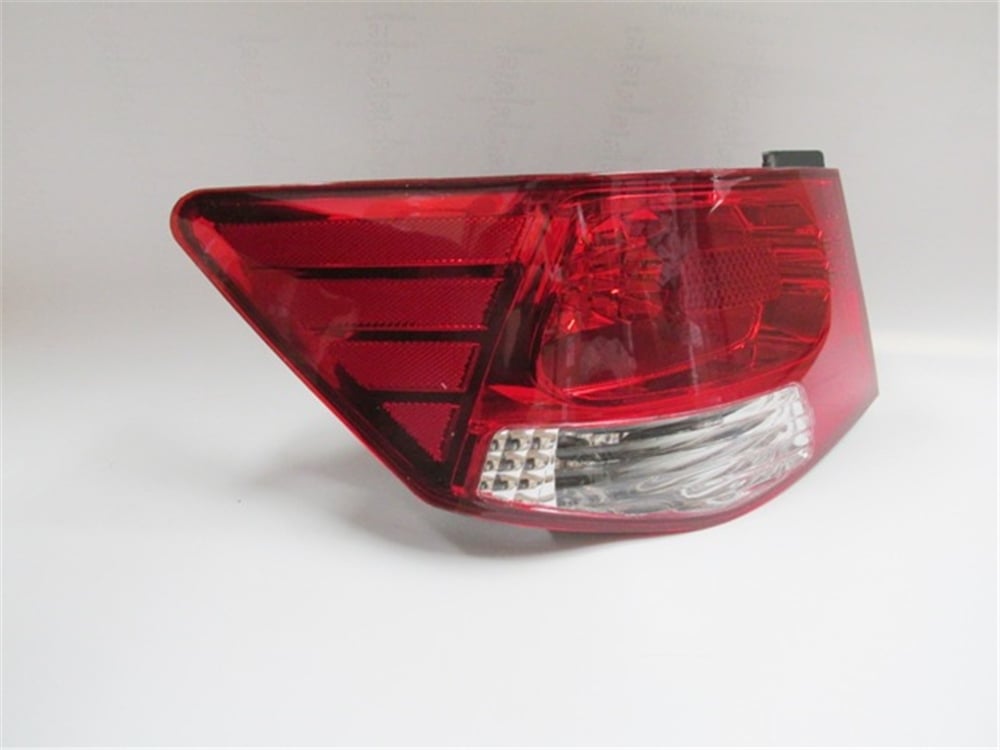 YEDEK PARÇAKıa Cerato- 10/11 Dış Stop Lambası Sol Kırmızı/Beyaz 92401-1M020MEYDAN729-1502