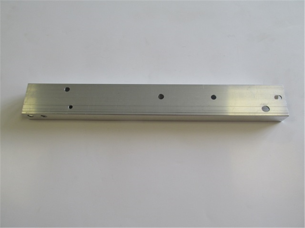 YEDEK PARÇAMercedes B Class- W246- 12/14 Ön Panel Bağlantı Braketi Sağ (Büyük) 2466280229MEYDAN2205-2371