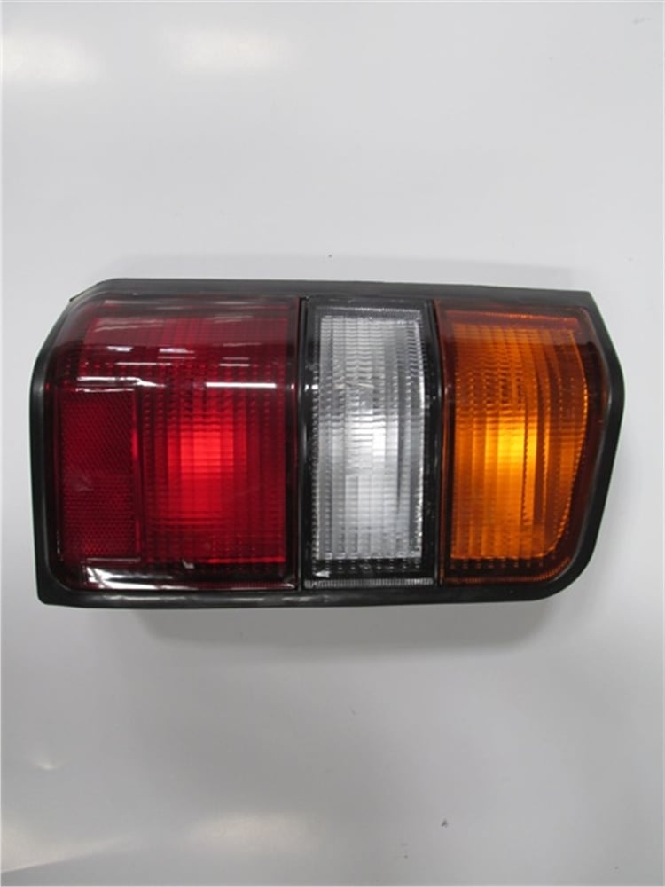 YEDEK PARÇAMıtsubıshı L300- Minibüs- 88/09 Stop Lambası Sol Sarı/Beyaz/Kırmızı Mb527315MEYDAN147-1502