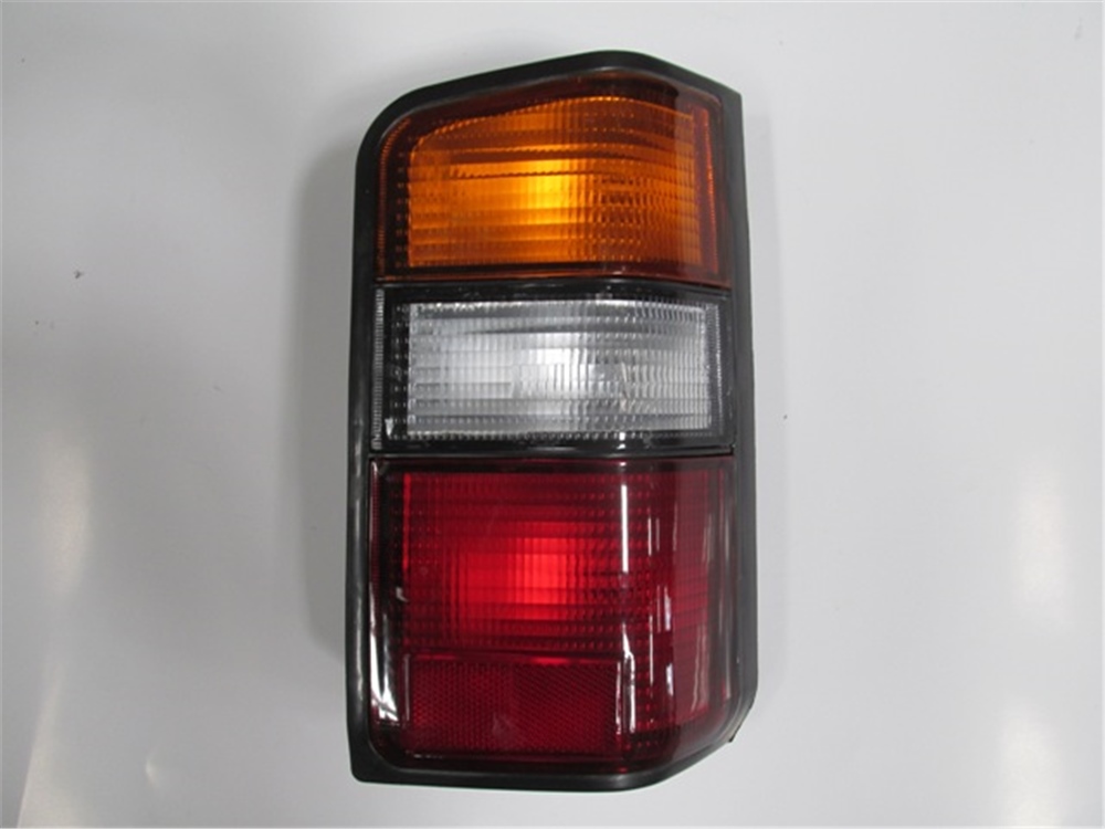 YEDEK PARÇAMıtsubıshı L300- Minibüs- 88/09 Stop Lambası Sağ Sarı/Beyaz/Kırmızı Mb527316MEYDAN147-1501