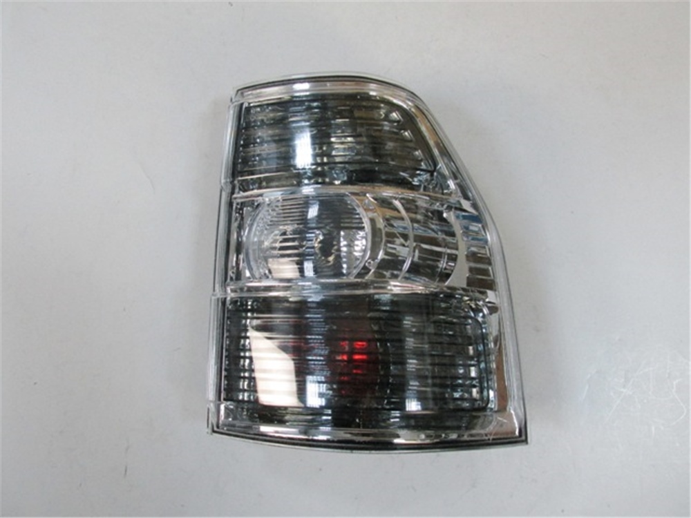 YEDEK PARÇAMıtsubıshı Pajero- 07/16 Stop Lambası Sağ Füme Mb133764MEYDAN158-1501