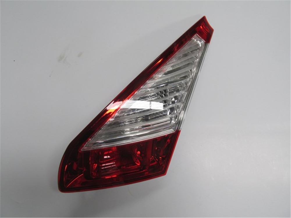 YEDEK PARÇARenault Megane- Iıı- Hb- 14/15 İç Stop Lambası Sağ Kırmızı/Beyaz 265500009RMEYDAN1448-1511