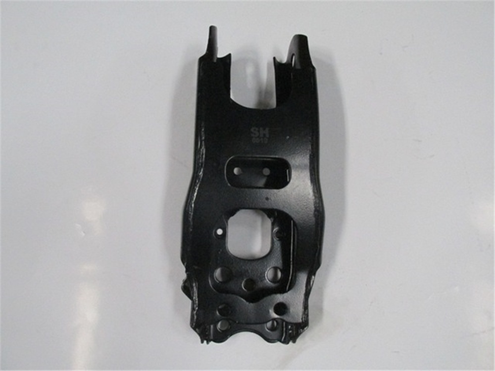 YEDEK PARÇAToyota Hılux- Pıck Up Ln145- D4D 02/05 Ön Alt Tabla R (Salıncak) 48605-35120MEYDAN227-6101