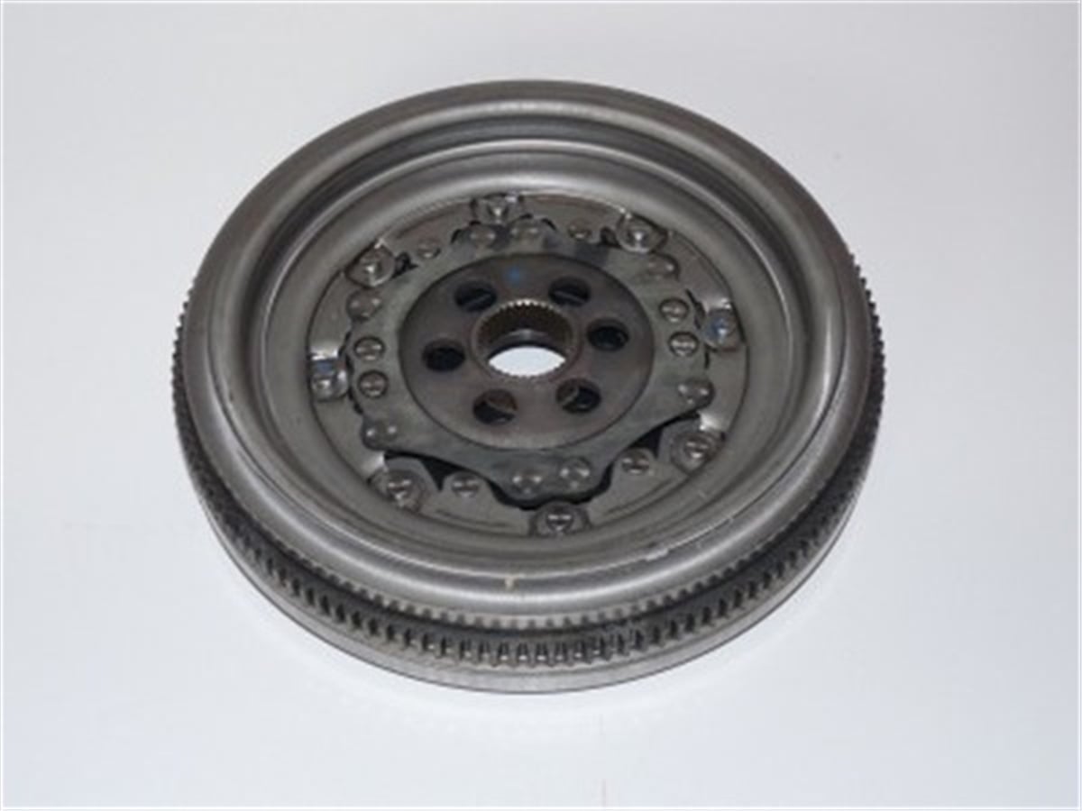 YEDEK PARÇAVOLANT OTOMATİK PASSAT-GOLF-JETTA-A3-CC-LEON BXE-BKP-BLS-BKD-CBBB-CBAB 1.9-2.0 CFF 10 415063109 OEK 03G105266BDOEKOEK 03G105266BD