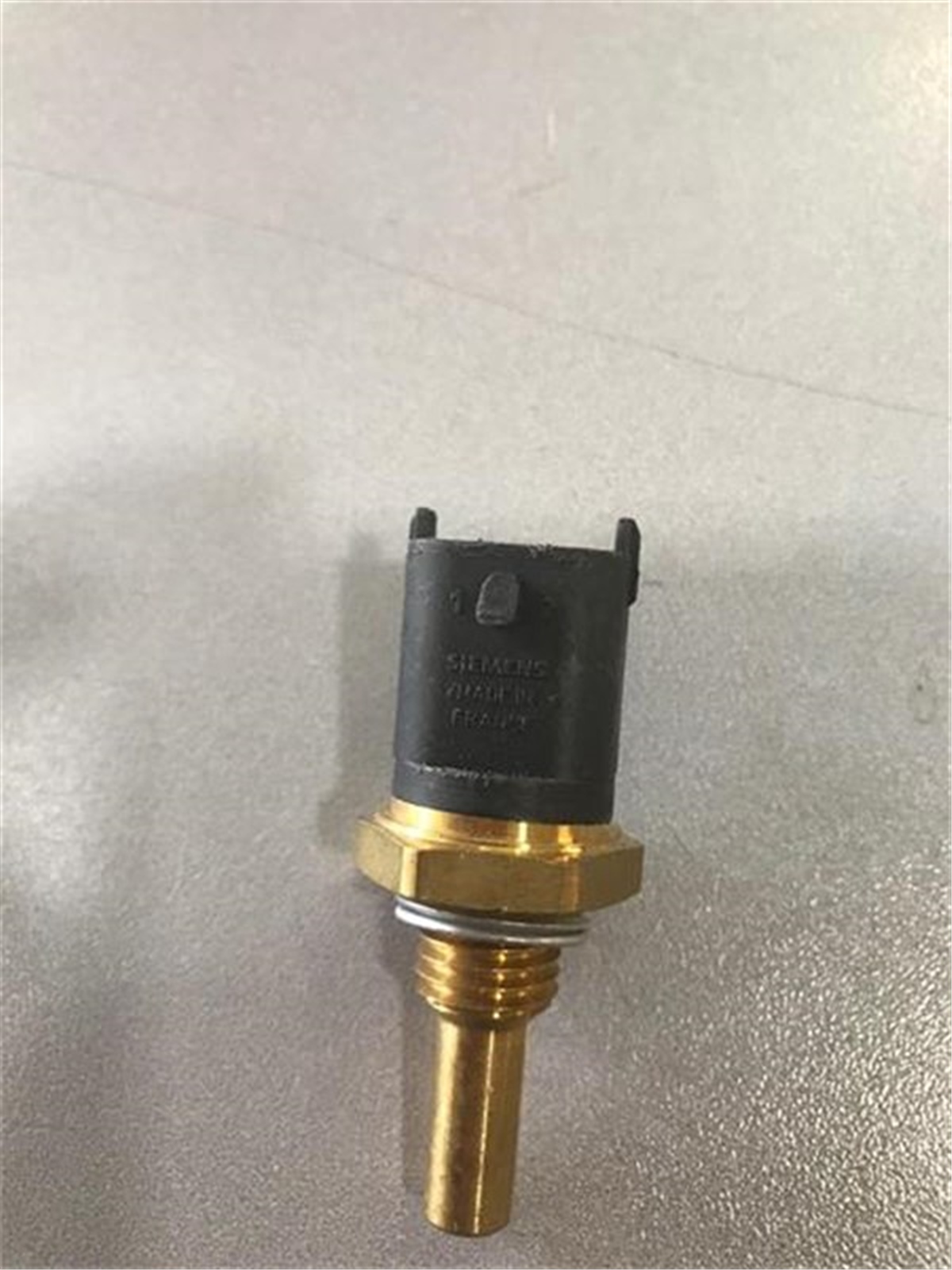 ASTRAHARARET MÜŞÜRÜ SIEMENS ORJİNAL ÜRÜN DOBLO III 1.6 MTJ ASTRA G-H-CORSA C-VECTRA B 1.6-1.8-2.0 16V OEK 6338046OEKOEK 6338046