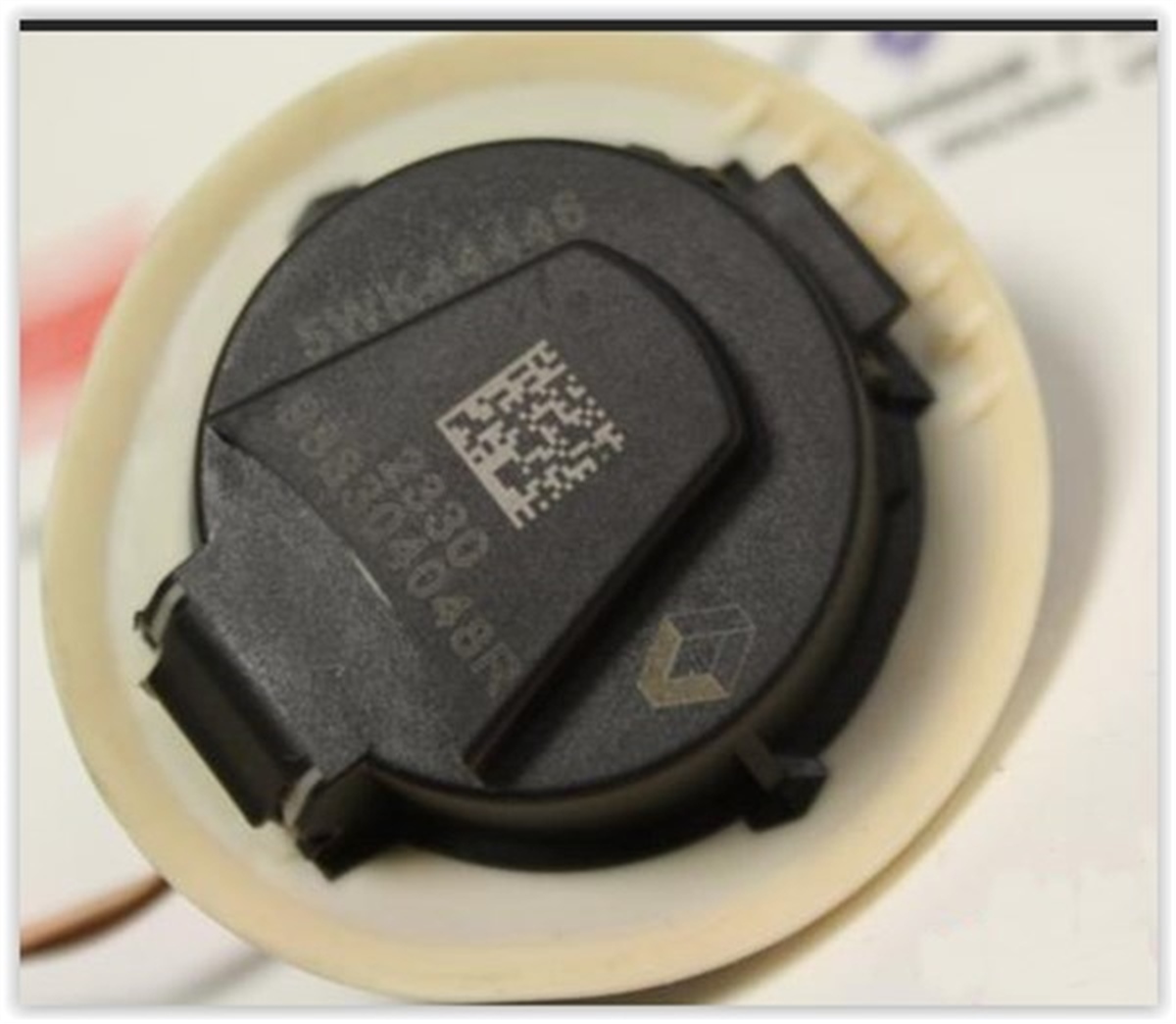 CLIOAIRBAG SENSÖRÜ CLIO IV-CAPTUR HAVA YASTIĞI KAPTÖRÜ OEK 988304048ROEKOEK 988304048R