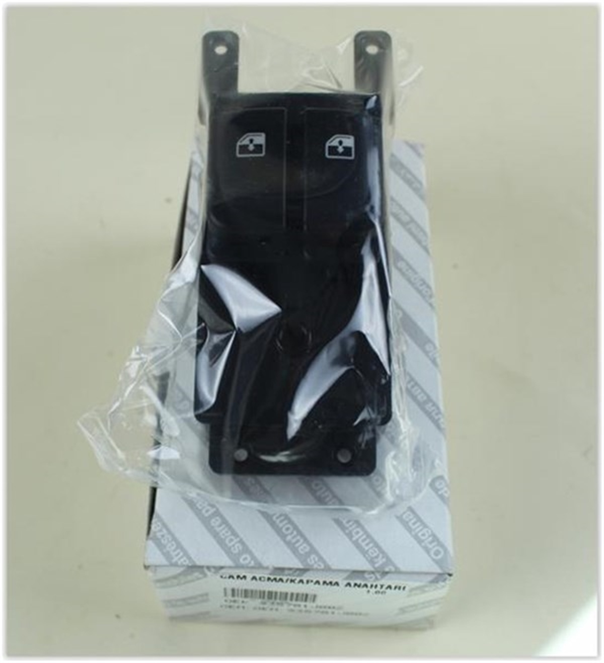 İ20CAM AÇMA-KAPAMA ANAHTARI SOL HYUNDAI İ20 08-14 OEK 935701J002OEKOEK 935701J002