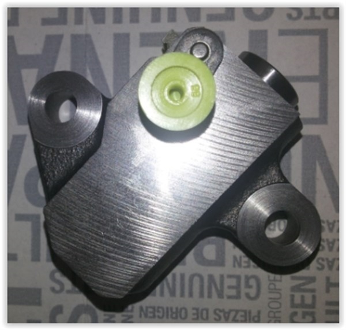SANDEROEKSANTRİK ZİNCİR GERGİSİ DACIA SANDERO YM OEK 130705365ROEKOEK 130705365R