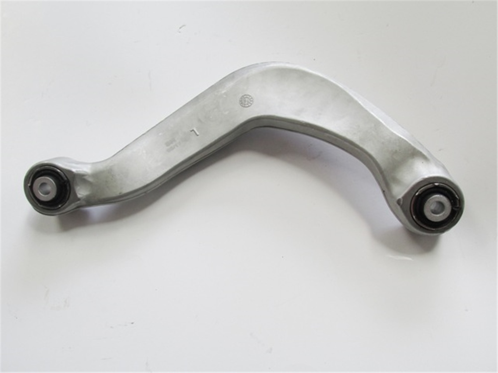 YEDEK PARÇAAudı Q5- 10/12 Arka Üst Tabla Sol Eğri Tip Burçlu (Salıncak) 8K0505323FMEYDAN1351-6166