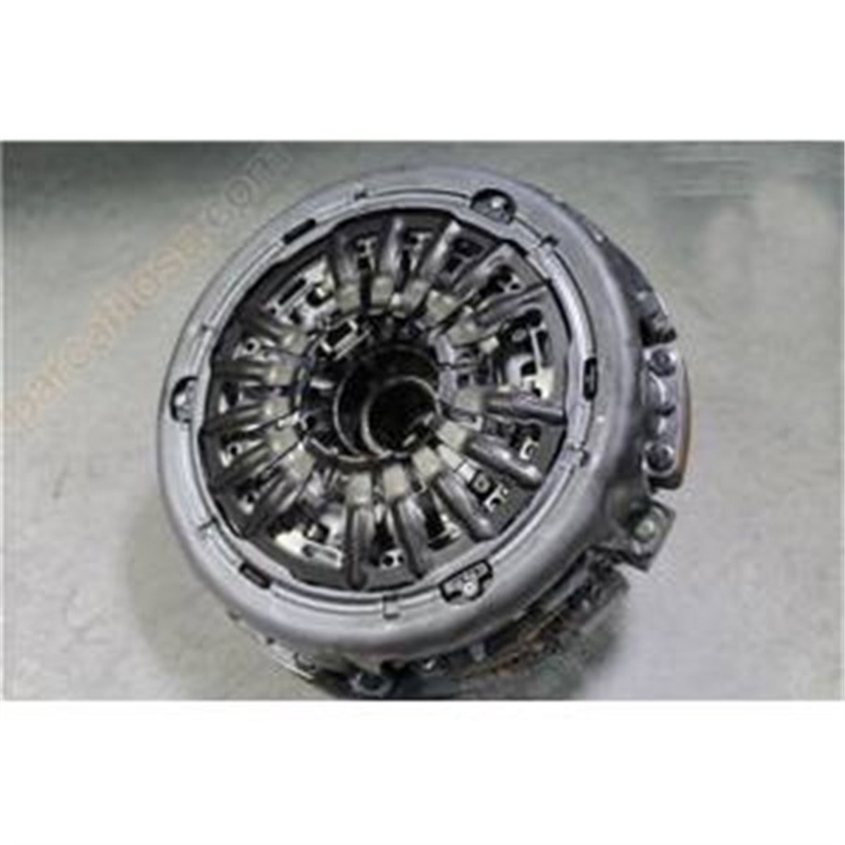 YEDEK PARÇADEBRIYAJ SETİ EDC OTOMATİK ŞANZUMAN CLIO IV-CAPTUR-KADJAR 1.2 TCE MY 302058758RMAIS ORJINALMY 302058758R