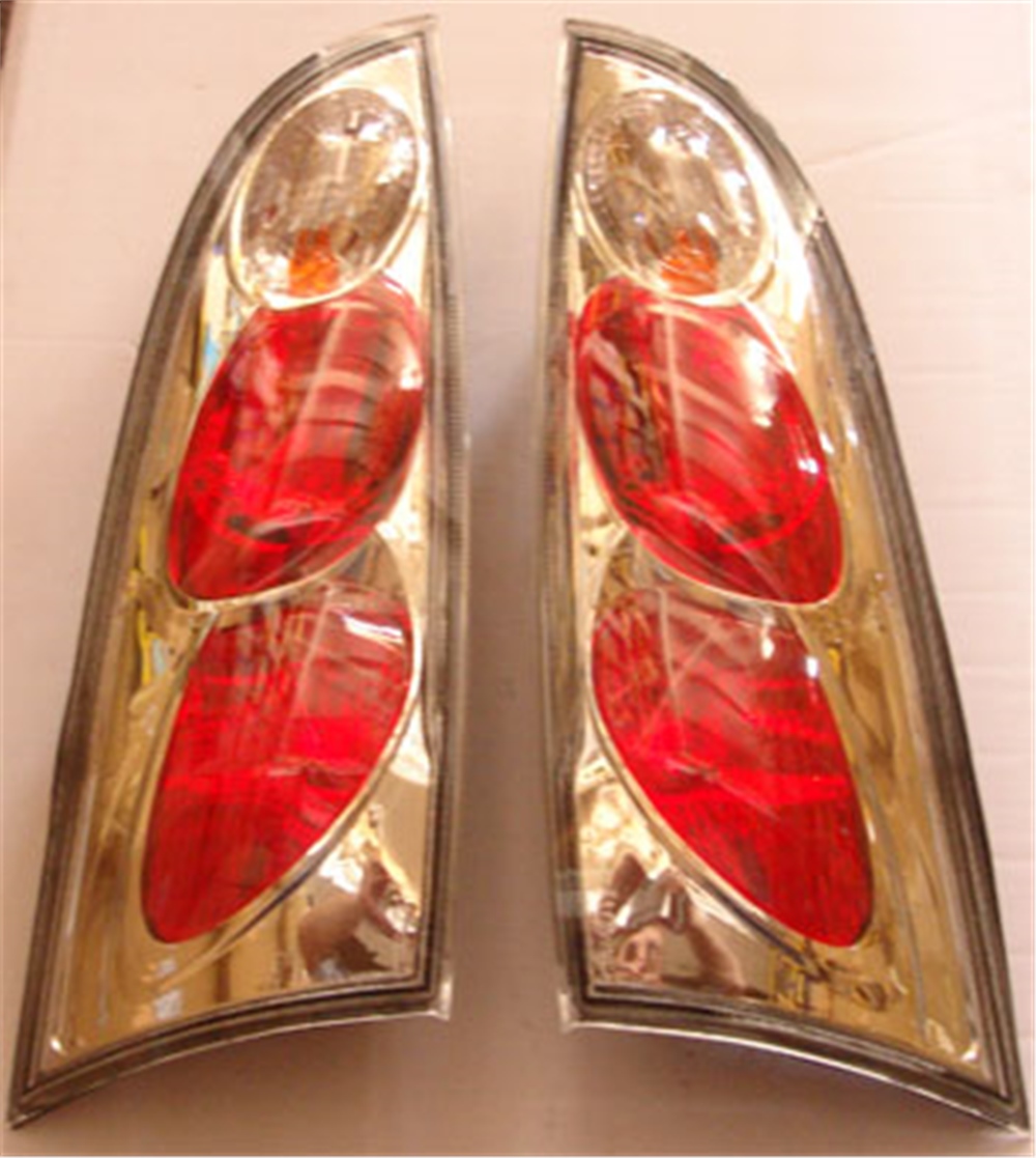 YEDEK PARÇAFord Focus- Hb- 98/05 Modifiye Stop Lambası Sağ/Sol Set 2 Parça Nikelajlı/Kırmızı (5Kapı) -MEYDAN827-1531