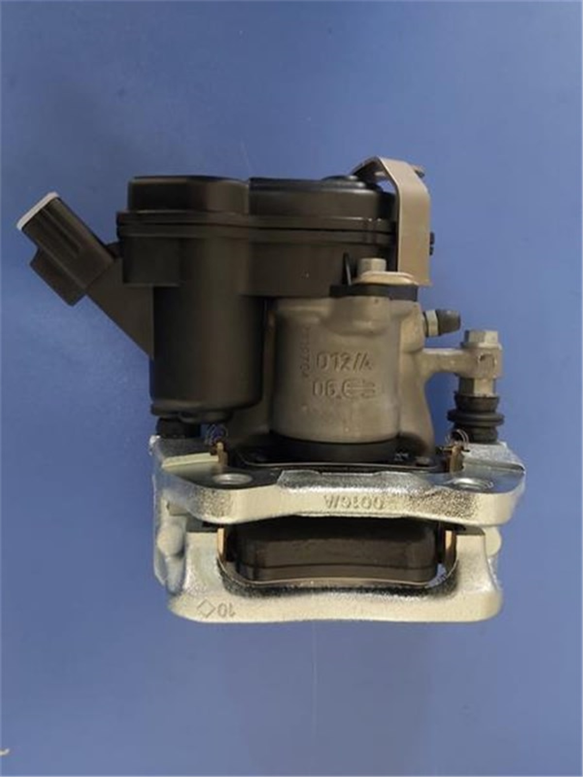 YEDEK PARÇAFREN KALİPERİ KOMPLE ARKA SOL BALATALAR KUNDAK-KOMPLE FLUENCE-MEGANE 3-4-TALİSMAN -CLIO 4-EUROPE-ZOE OEK 440111216ROEKOEK 440111216R