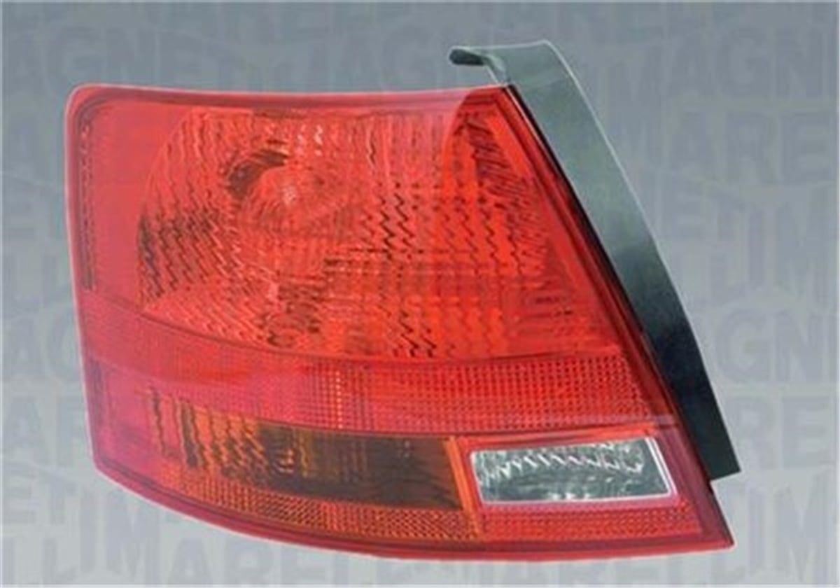 YEDEK PARÇASTOP LAMBASI SAĞ DIŞ A4 AVANT B7 DUYLU MARELLI 715011014002MARELLIMARELLI 715011014002