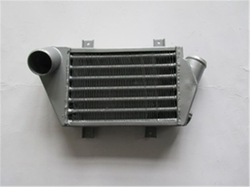 YEDEK PARÇAVolkswagen Transporter- T4- 96/01 İntercooler Hava Soğutma Radyatörü 701145805AMEYDAN1150-4835