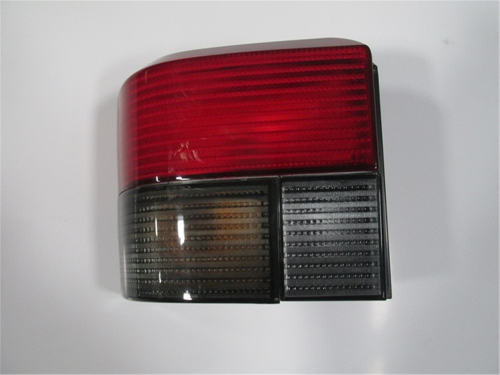 YEDEK PARÇAVolkswagen Transporter- T4- 90/95 Stop Lambası Sol Füme/Kırmızı 3881229MEYDAN1149-1504