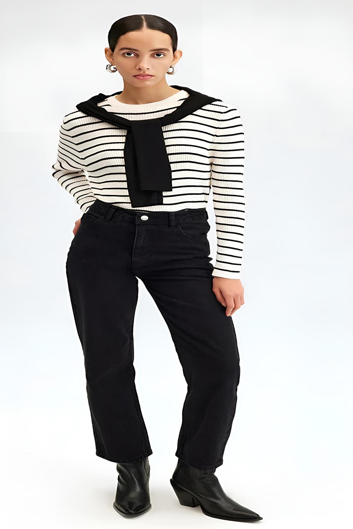 Yüksel Bel Staright Fit Denim PantolonMKN510