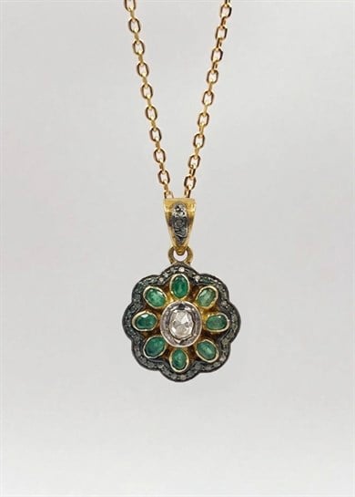 Emerald Bloom Elmas Kolye Ucu