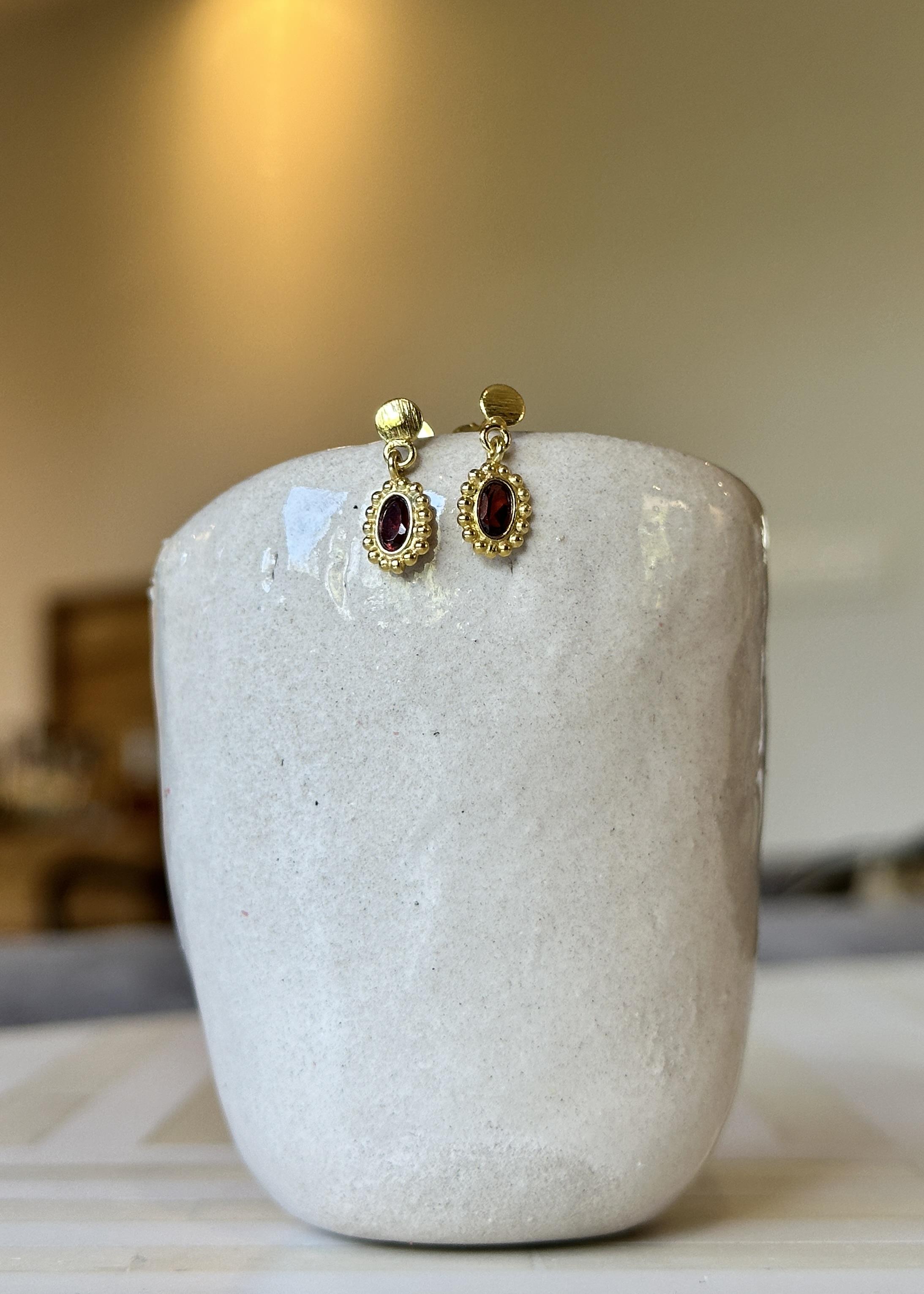 Garnet Küpe