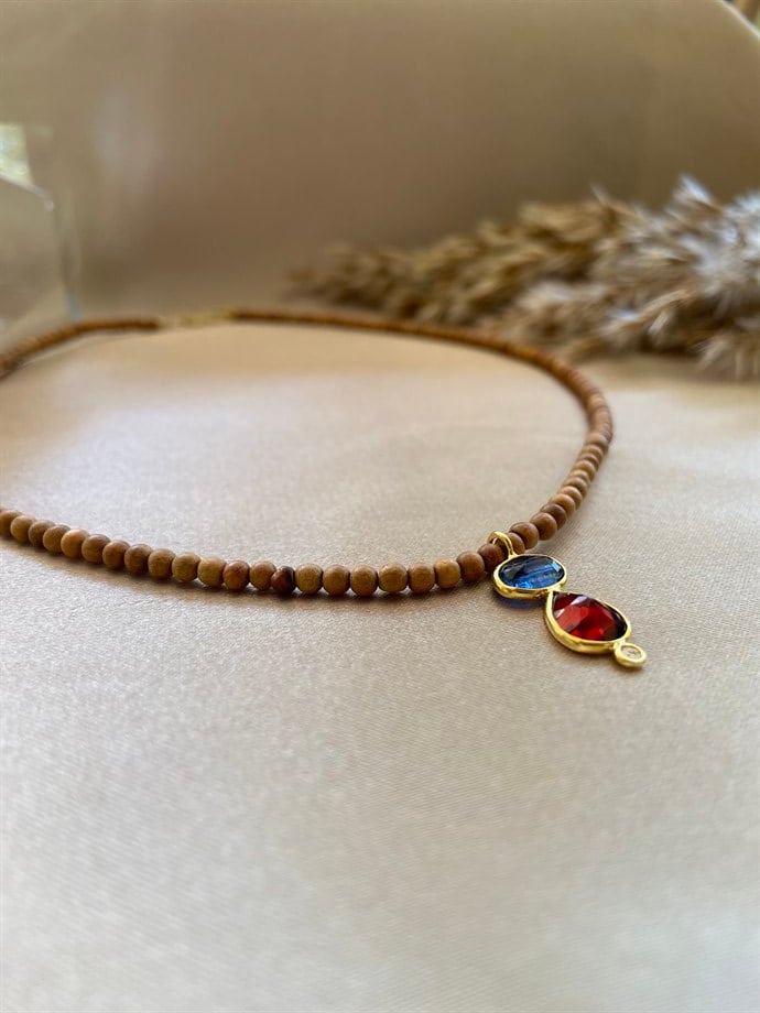 Sandal Ağacı Garnet & Kynite Kolye