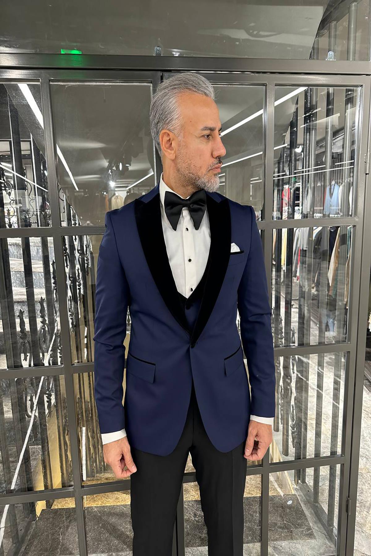 NAVY BLUE SUIT WITH GROOM VEST
