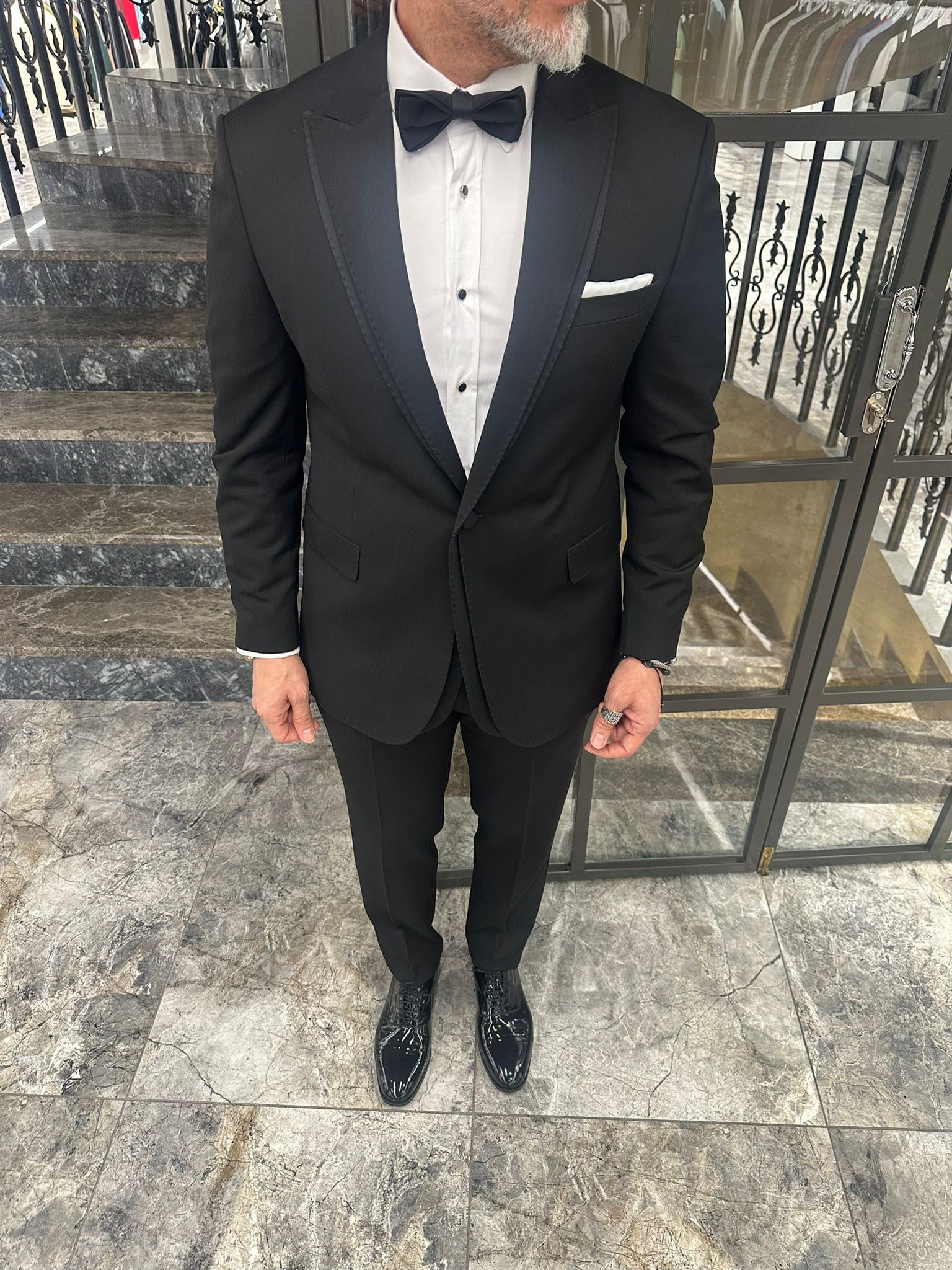  GARNİLİ YAKA TAKIM ELBİSE 