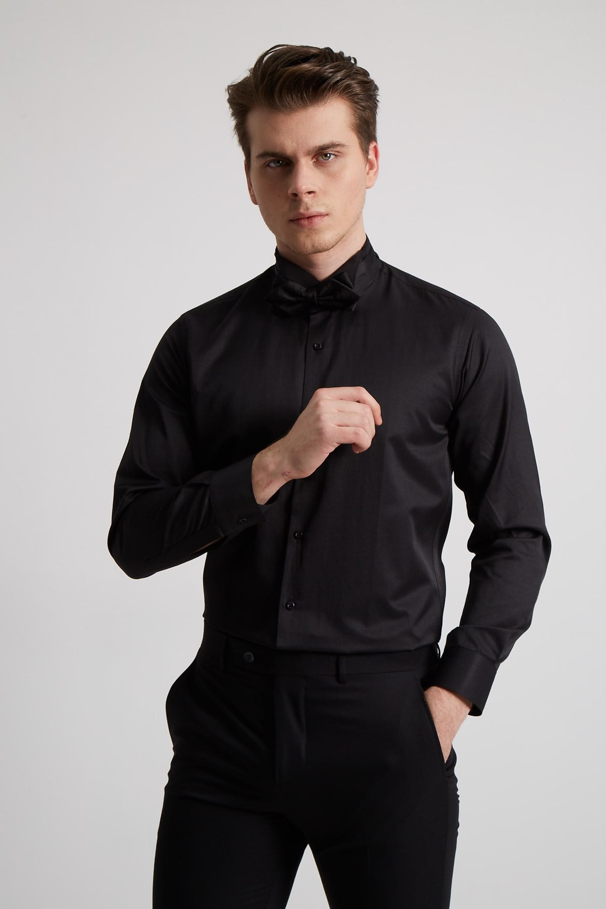 BLACK WING COLLAR COTTON SHIRT - SLIM FIT