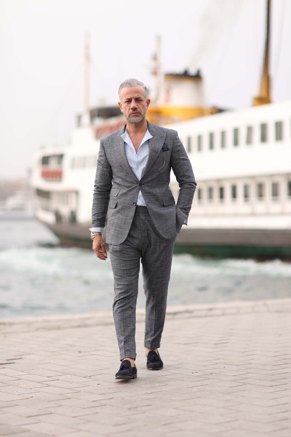 SAKS GENİŞ YAKA PANTOLONU PİLELİ TAKIM ELBİSE