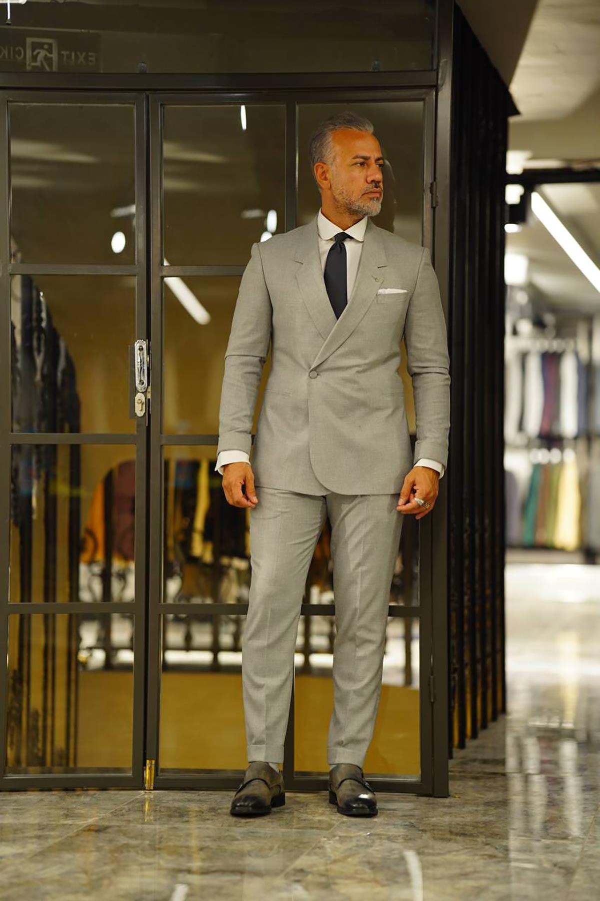 SELF PATTERNED DOUBLE BREASTED SUIT