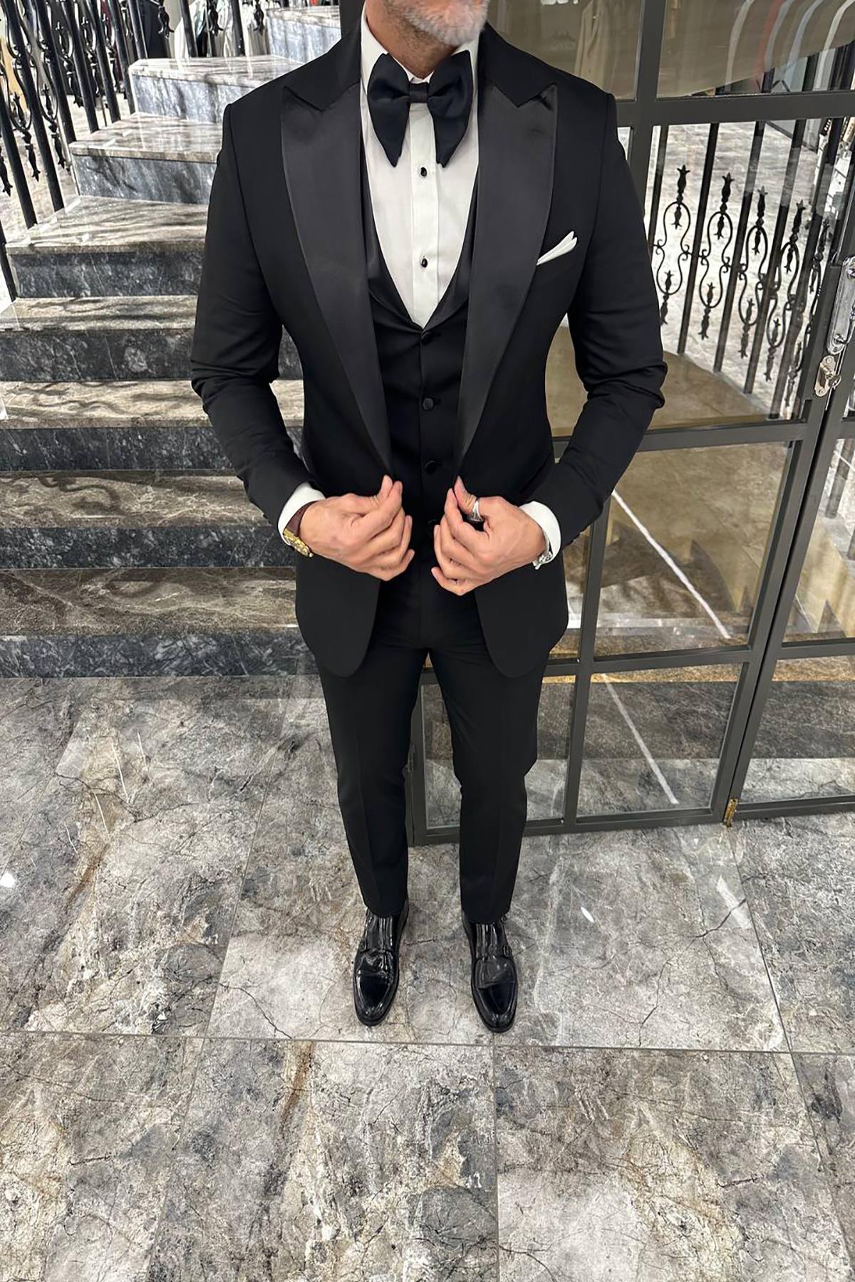 SHARP COLLAR THREE PIECE SUIT