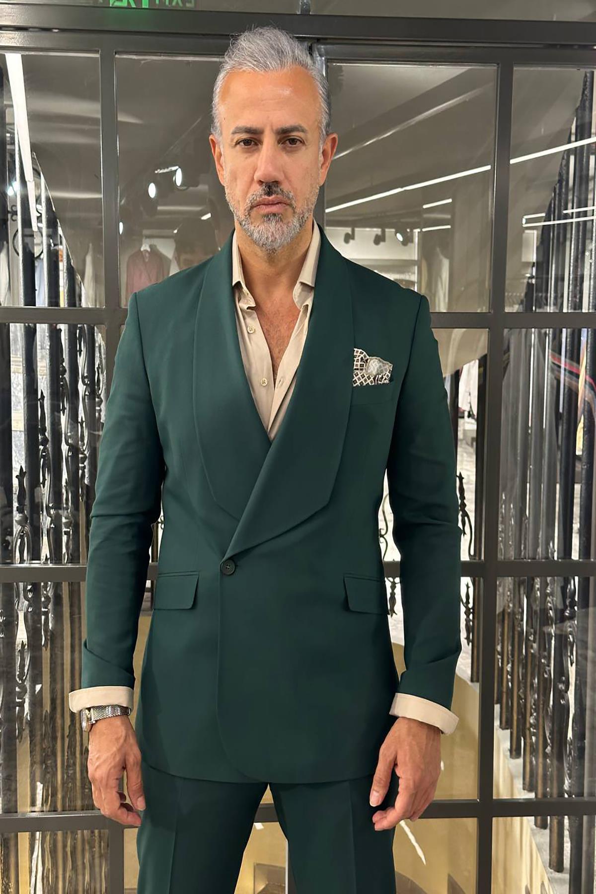  MULTIRIDING SHAWL COLLAR GREEN SUIT