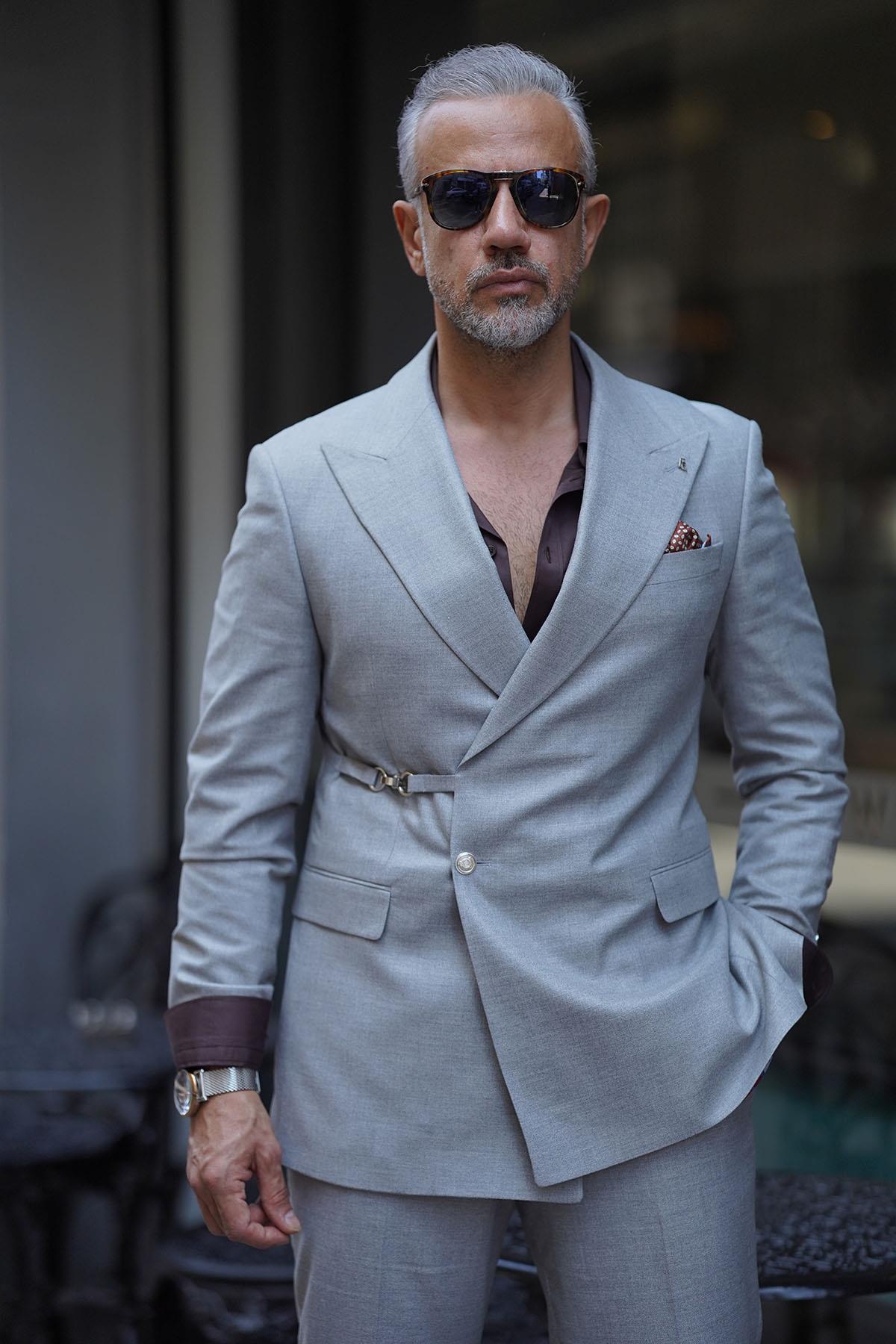  PREMIUM GRAY SUIT WITH SIDE ACCESSORIES