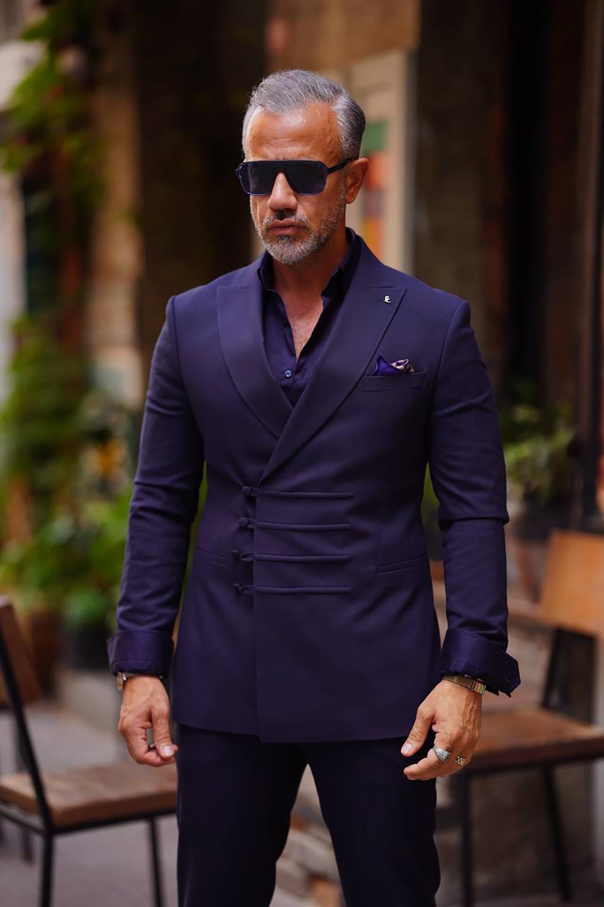 PREMIUM SUIT WITH QUADRUPLE BUTTON RACK