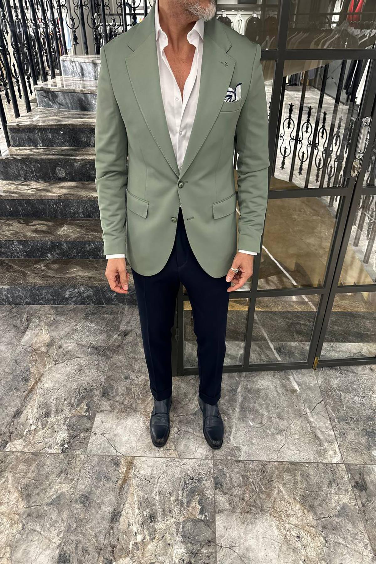 WIDE COLLAR JACKET