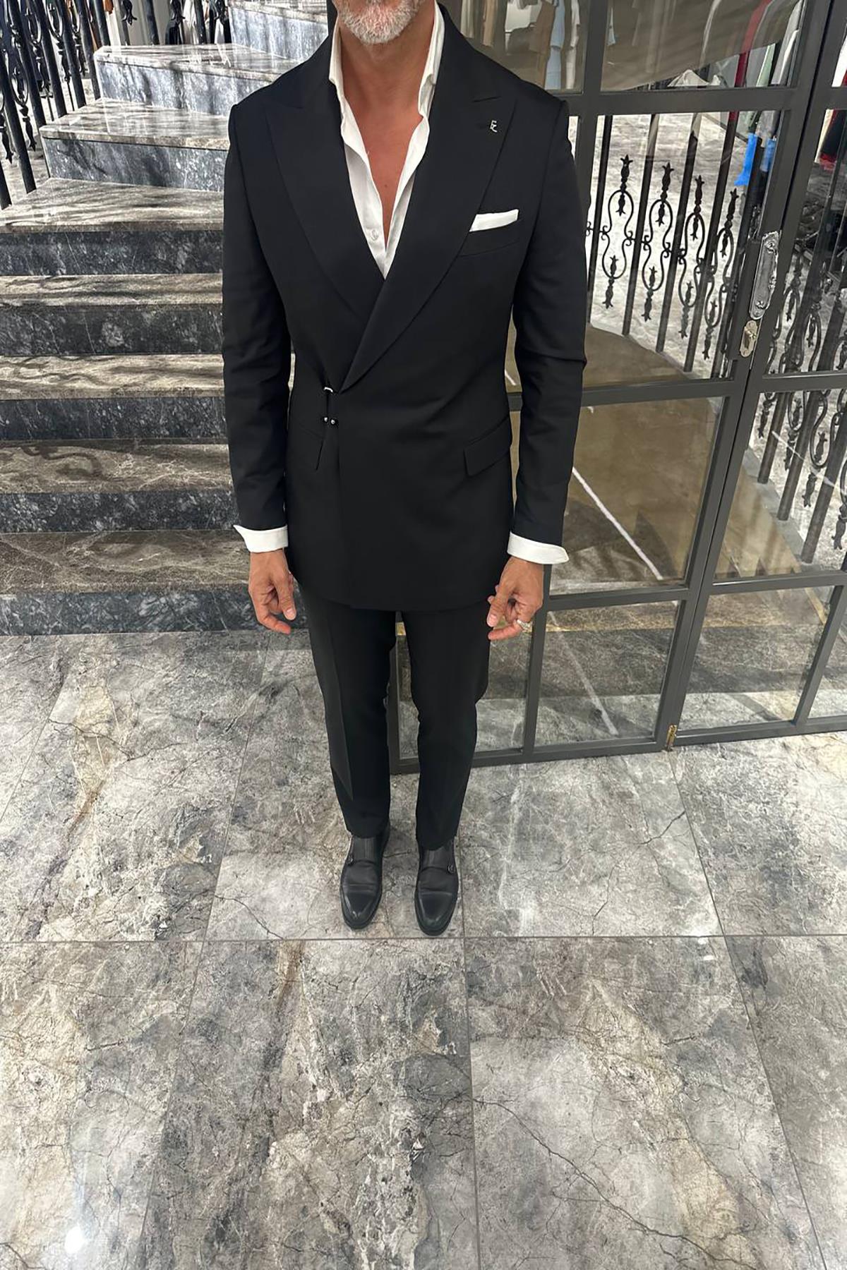 MONO COLLAR DESIGN SUIT