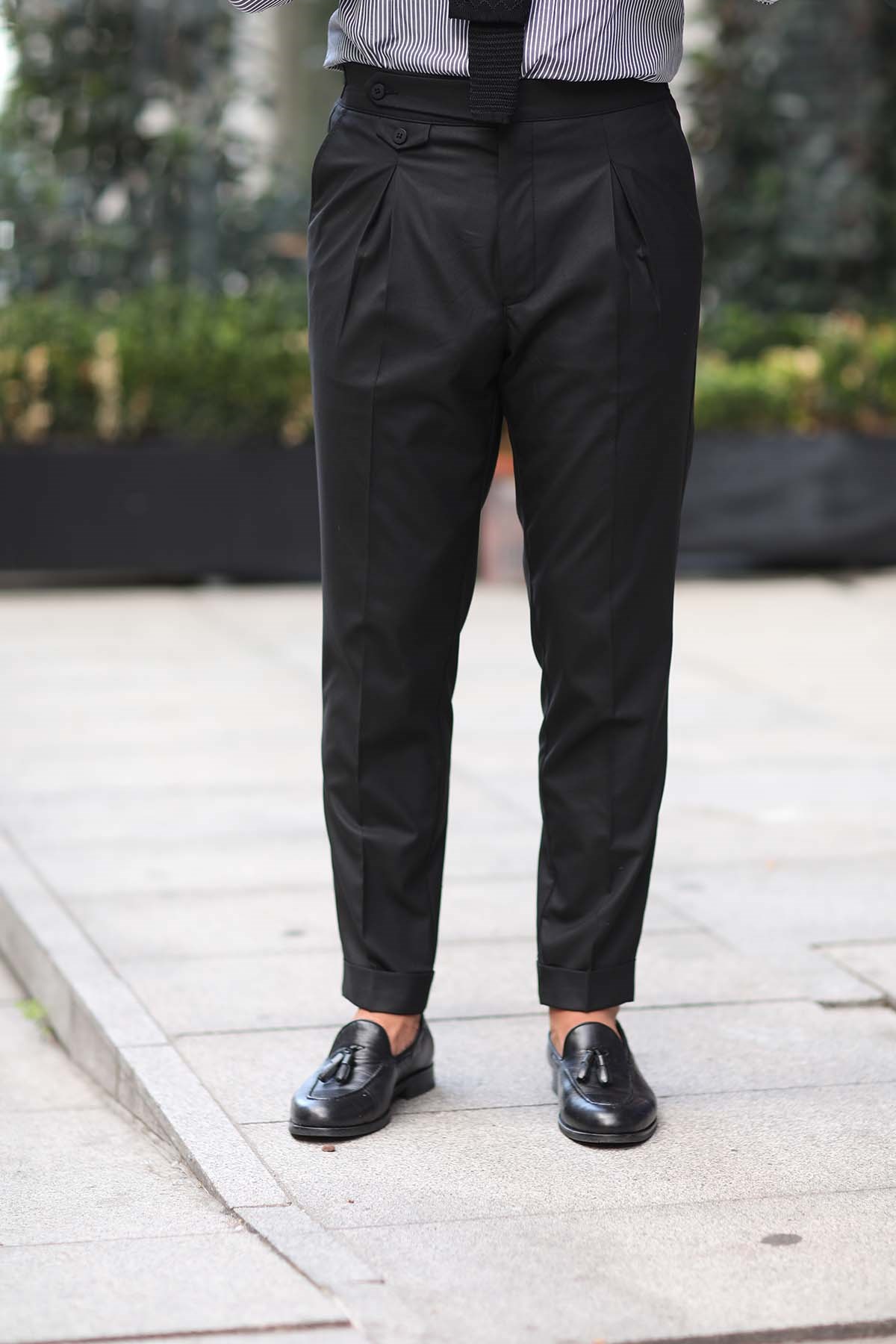 PLEATED TROUSER