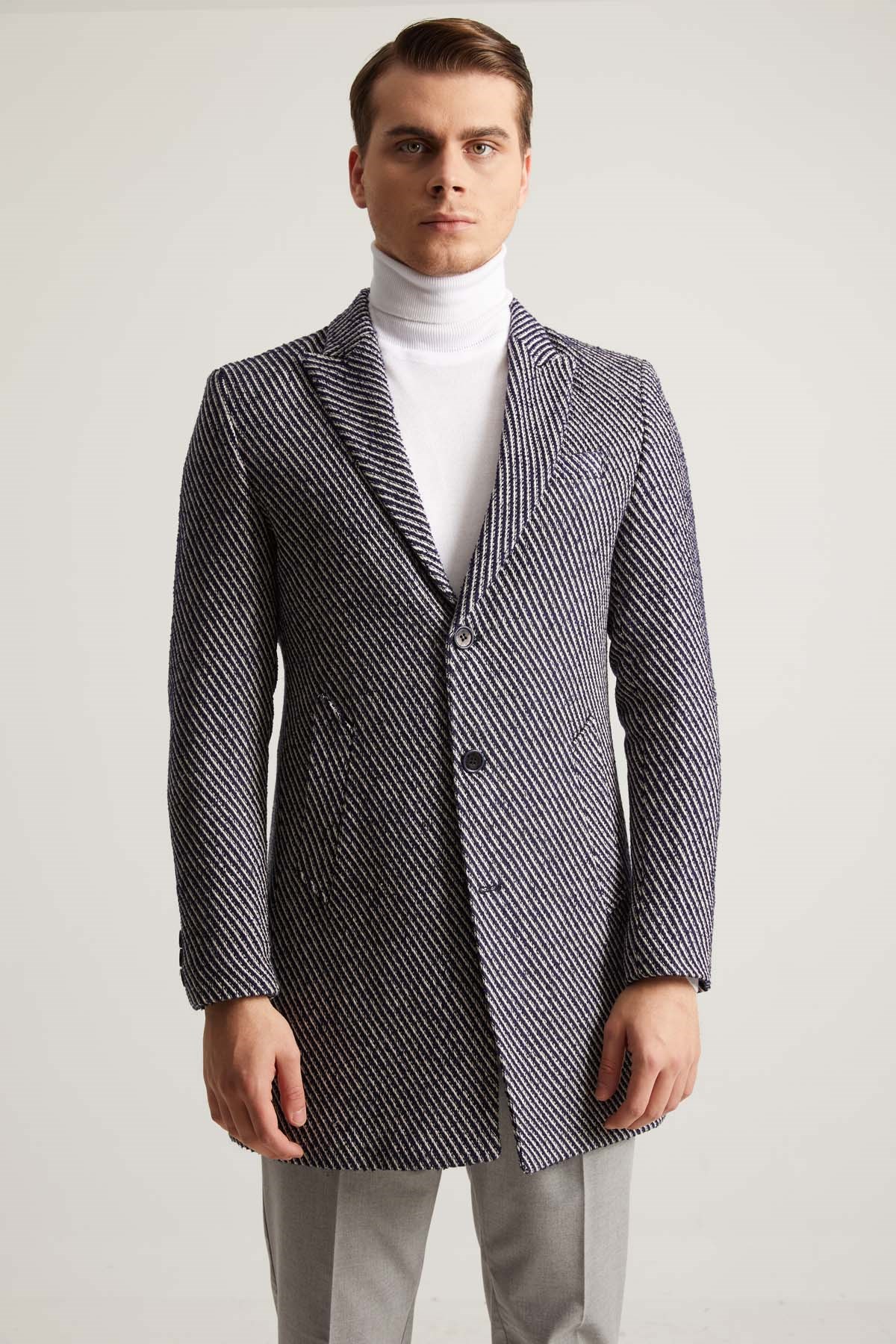 SHARP COLLAR THREE BUTTONS THİGH HİGH CACHET COAT - SLIM FIT