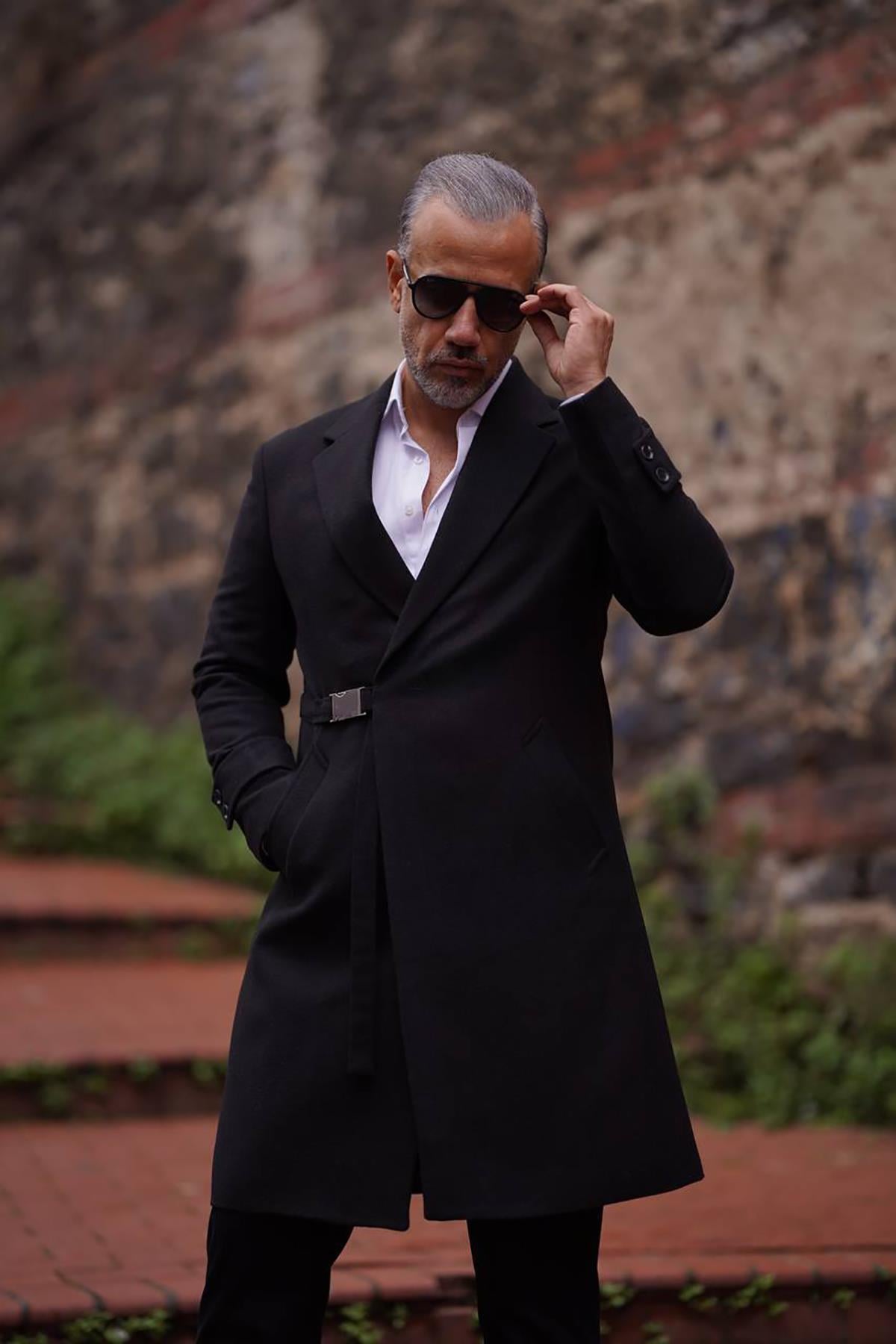 WOOL COAT WITH CLIP-BUCKLED BELT