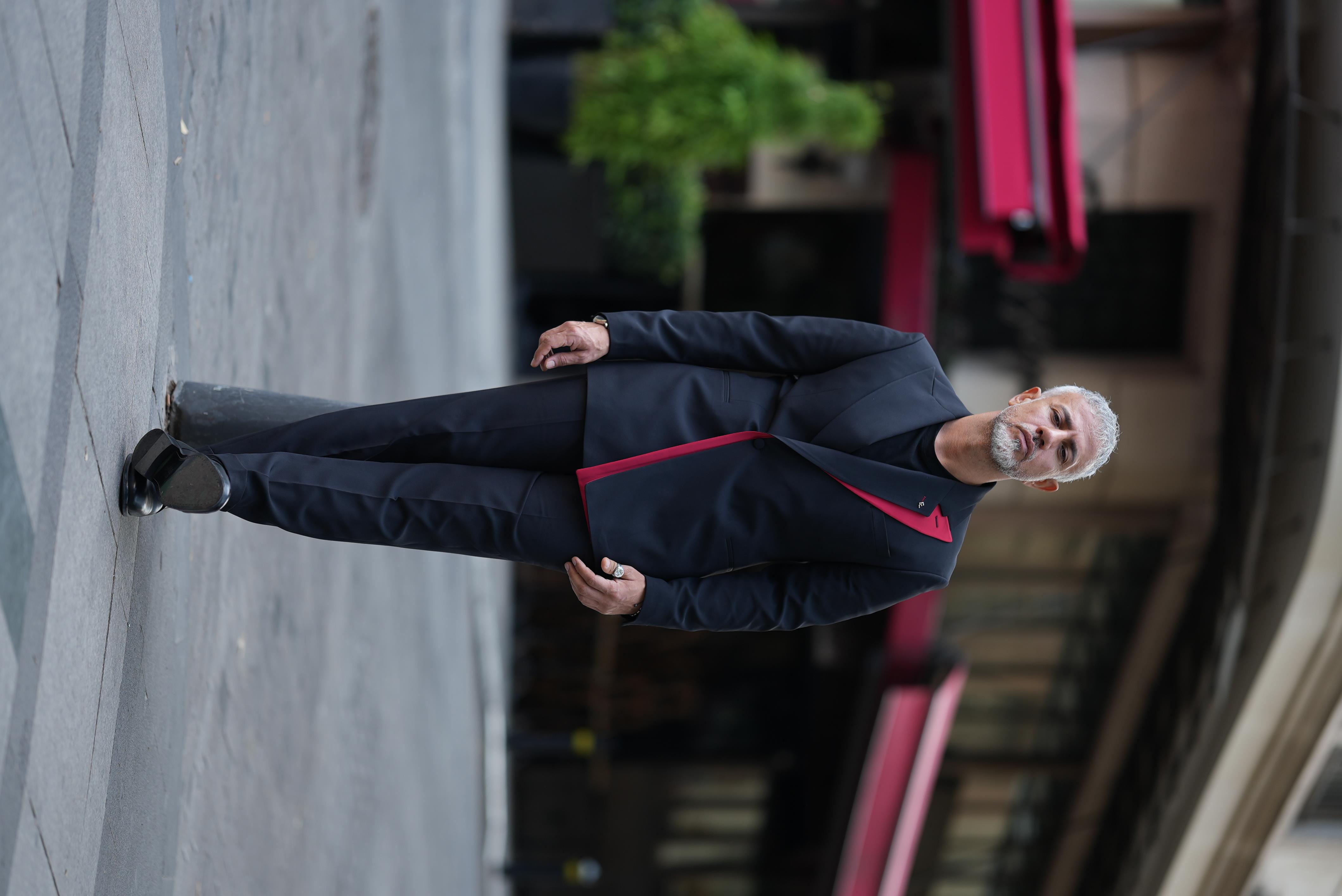 DOUBLE COLOURED COLLAR TUXEDO