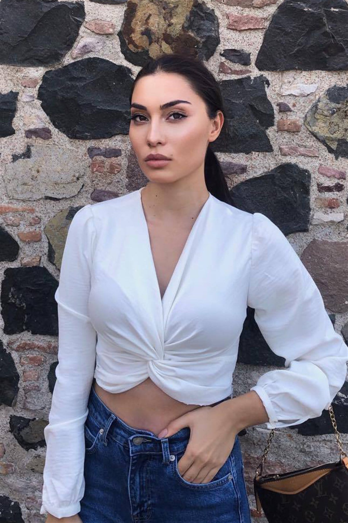 BEYAZ ÖNÜ BAĞLAMALI CROP