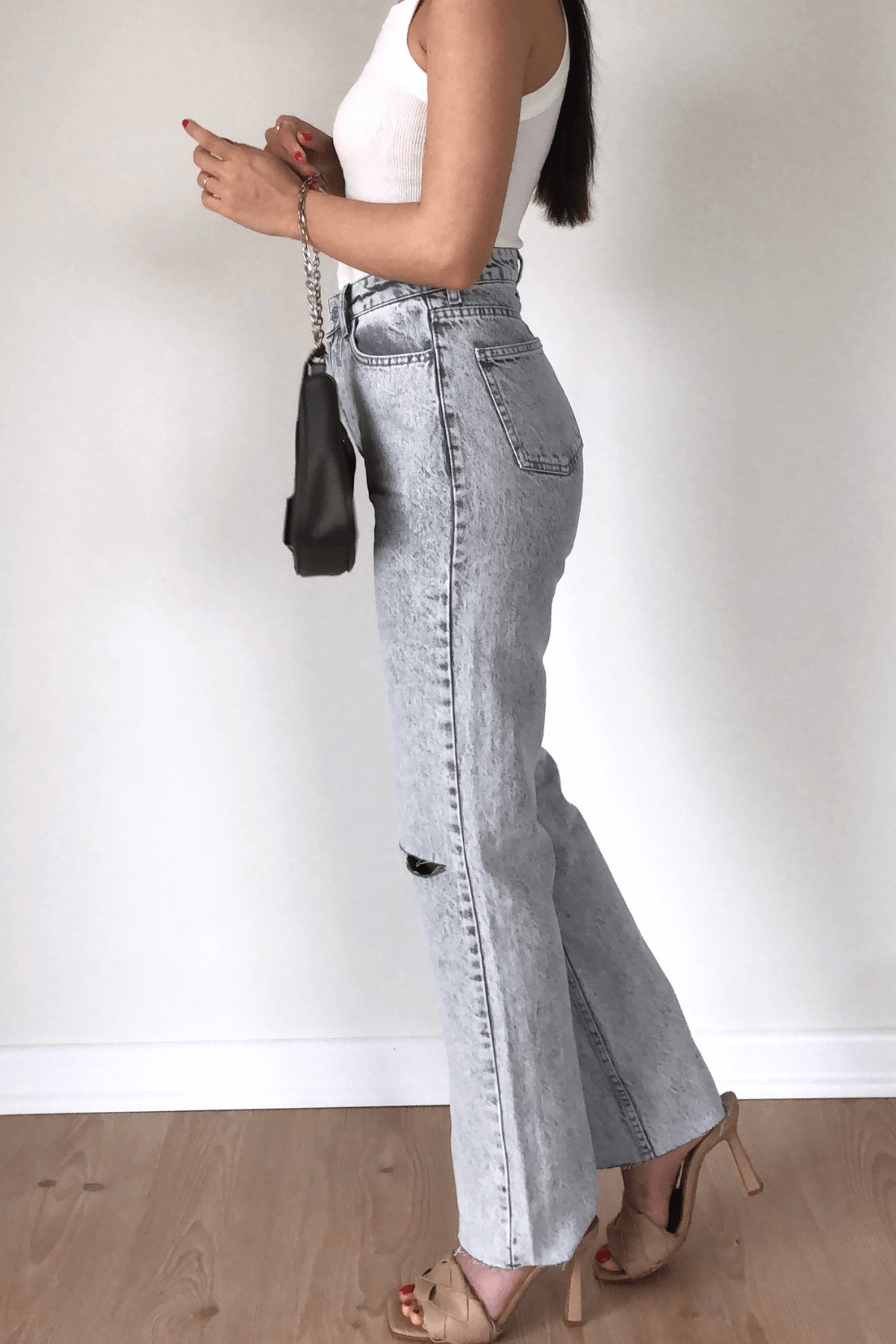 KESİK PAÇA TEK DİZİ YIRTIK JEAN 