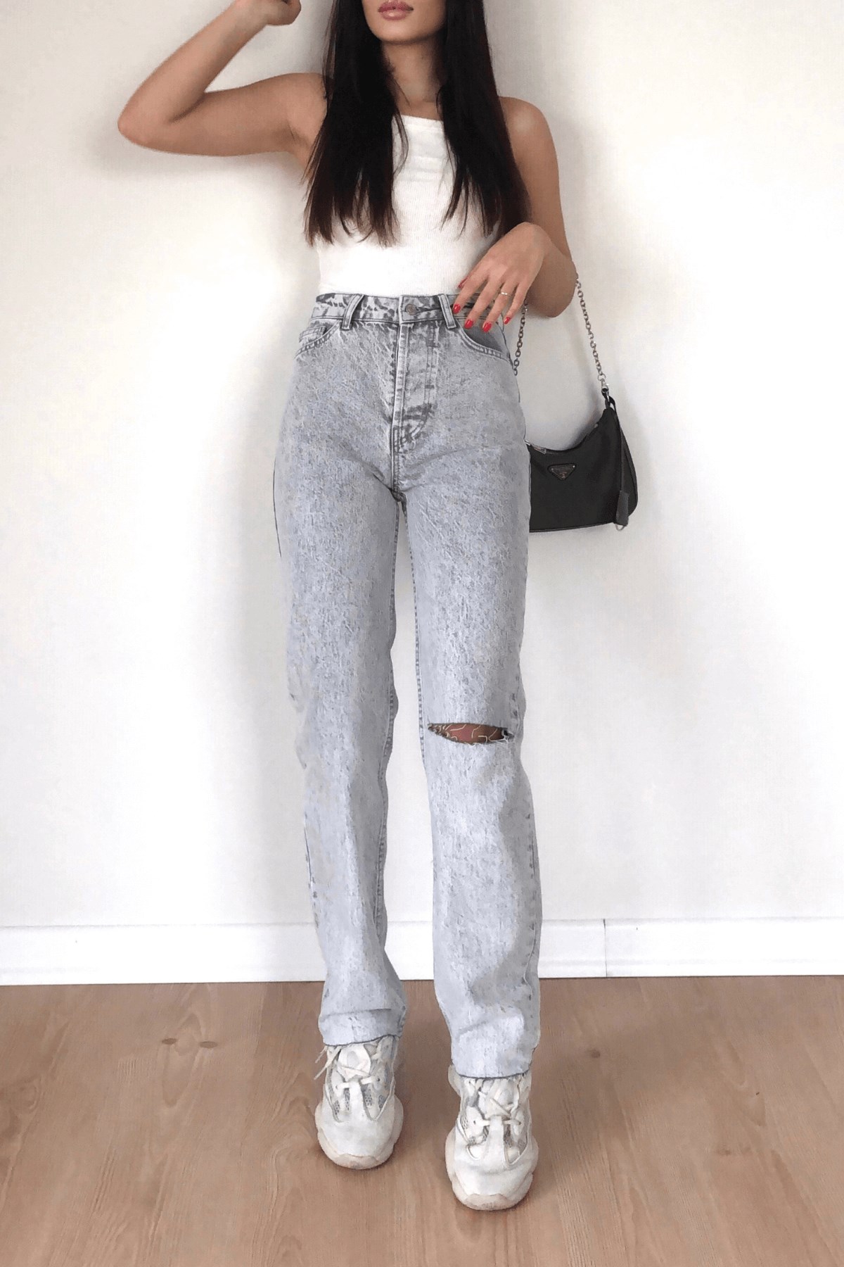 KESİK PAÇA TEK DİZİ YIRTIK JEAN 