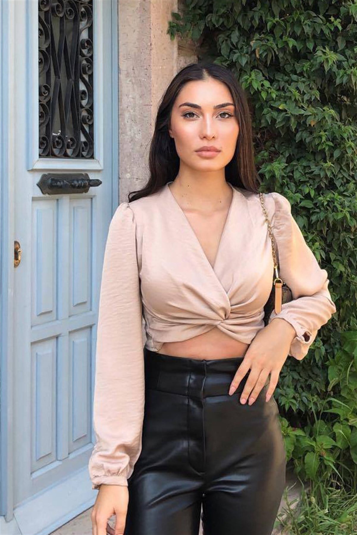 NUDE ÖNÜ BAĞLAMALI CROP 
