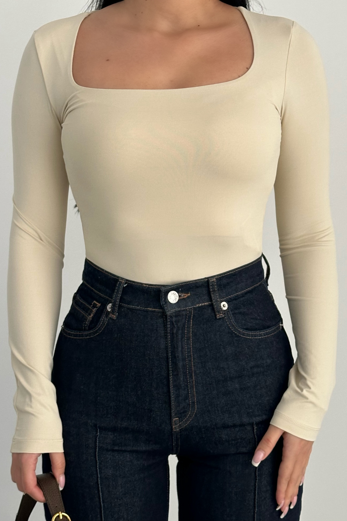 PREMİUM BEJ KARE YAKA BLUZ