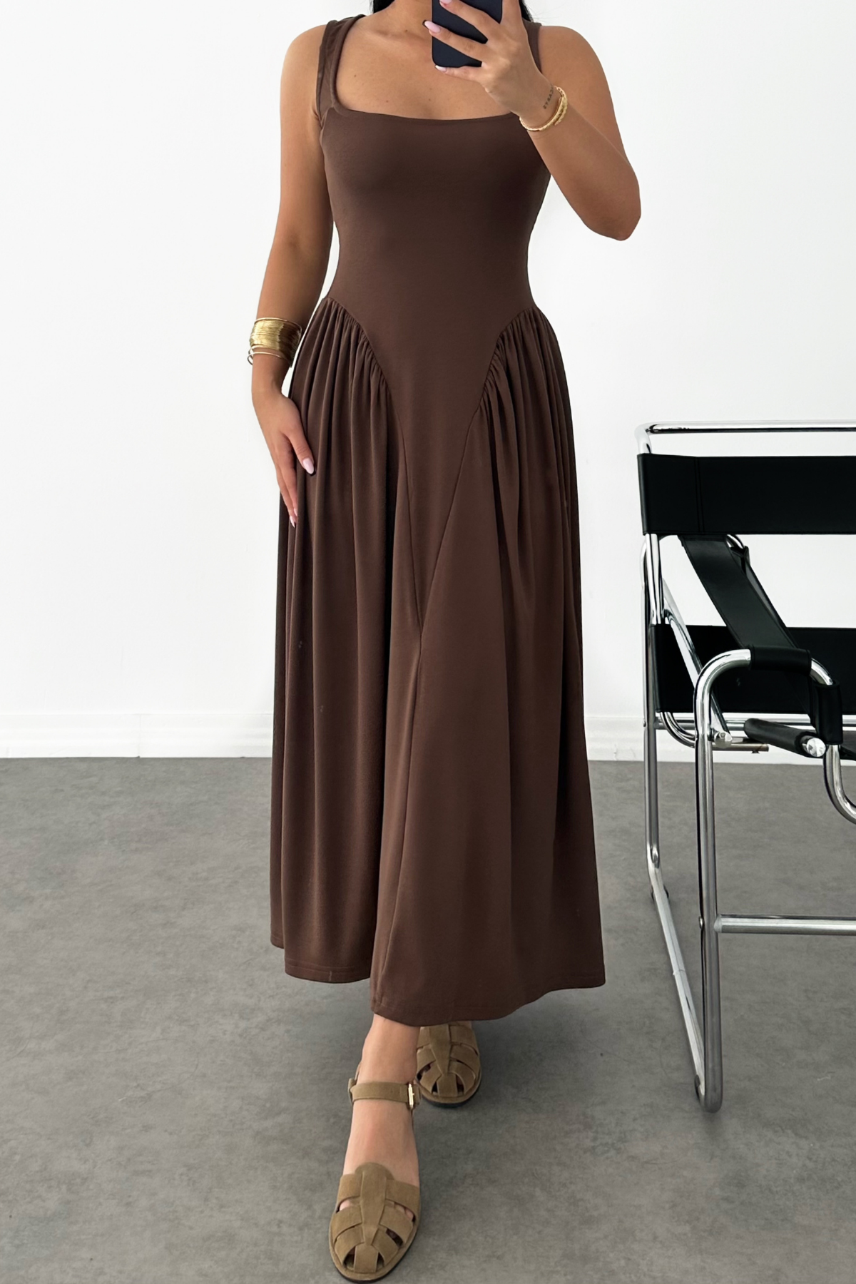 PREMİUM KAHVERENGİ BELDEN OTURMALI UZUN ELBİSE