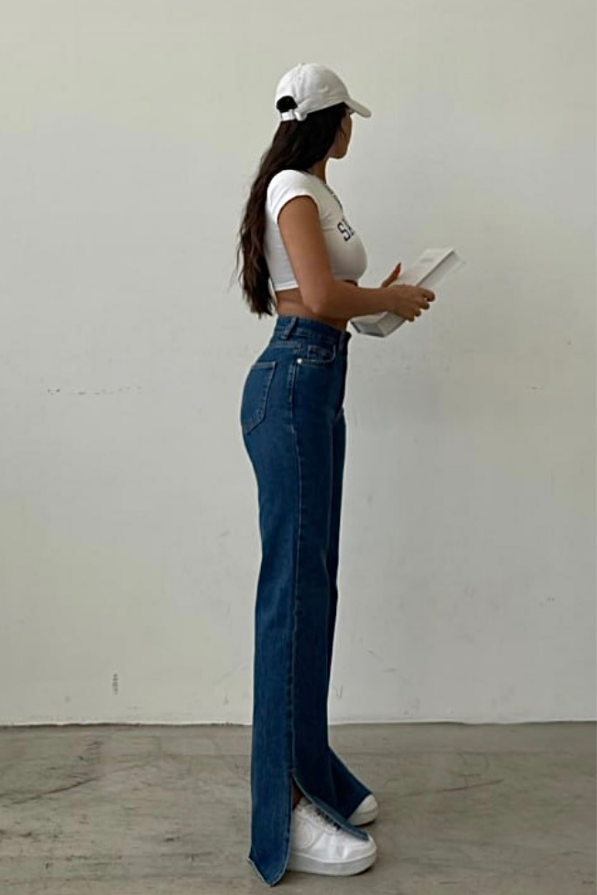 YIRTMAÇLI KOYU MAVİ JEAN