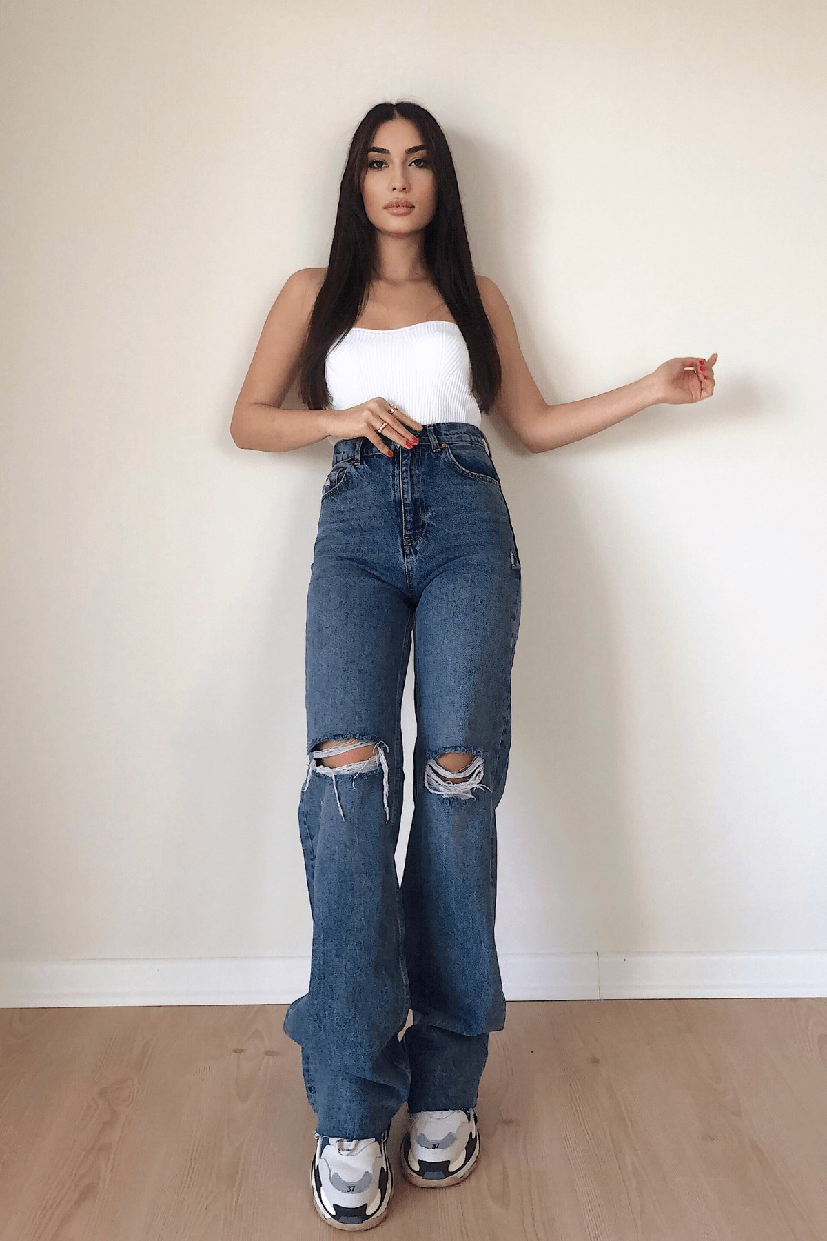 ZARA KOYU DİZİ YIRTIK JEAN 