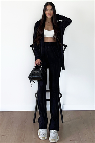 SİYAH PİLİSELİ TAKIM